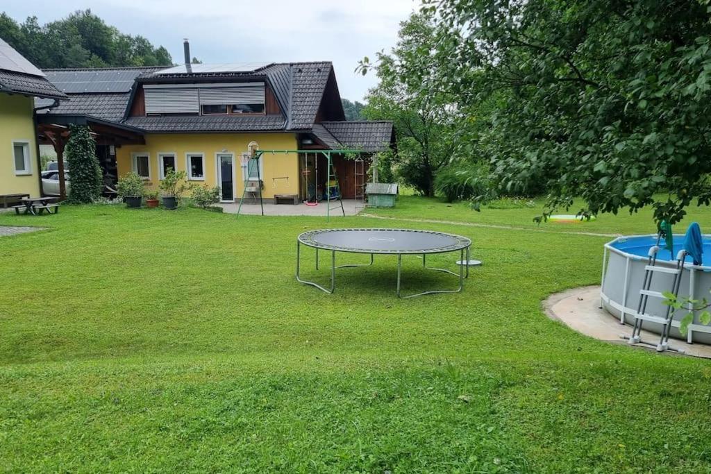 Country Retreat, Near Ljubljana City, Apartma Na Vasi, Blizu Mesta Ljubljana Apartment Medvode Exterior foto
